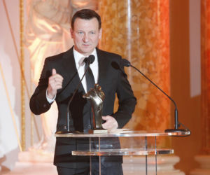 Robert Więckiewicz zaczynał w technikum budowlanym. Tak wyglądała jego niezwykła metamorfoza