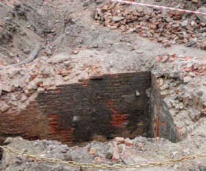 Piwnice przedwojennych kamienic pod torowiskiem tramwajowym w Szczecinie