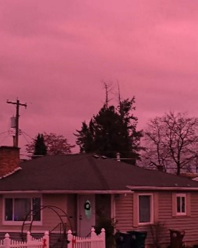 Różowa mgła nad Europą! Meteorolodzy mają wyjaśnienie