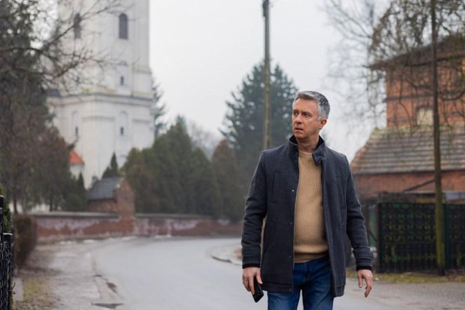 Pierwsza miłość, odcinek 4186: Artur z pieniędzmi na okup wyrusza do Bogoty, by stanąć twarzą w twarz z przyjacielem