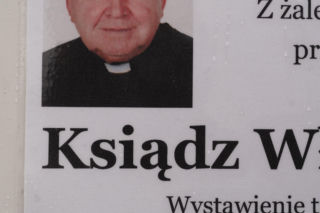 Duchowny zmarł, bo ktoś ukradł baterie do defibrylatora