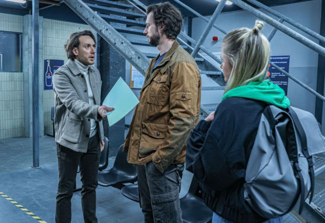 "Szpital św. Anny", odcinek 90: przyjaciółki spotykają się na dachu, by wspólnie odreagować pełne napięcia wydarzenia 