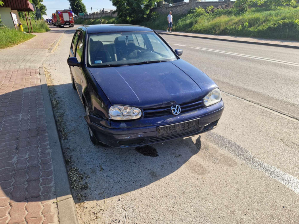   Groźny wypadek w Pawłowie. Dwoje dzieci i kierowca "Malucha" w szpitalu
