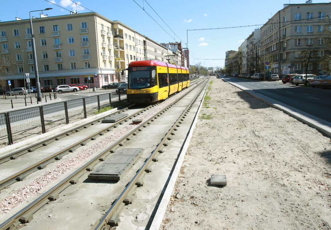 Miała być trawa a jest szary beton