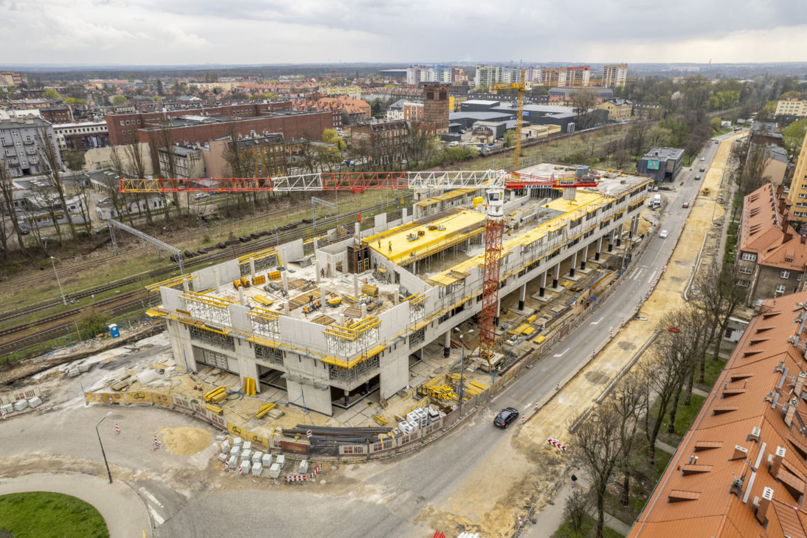 W Zabrzu powstaje centrum przesiadkowe. Inwestycja rośnie w oczach ZDJĘCIA 