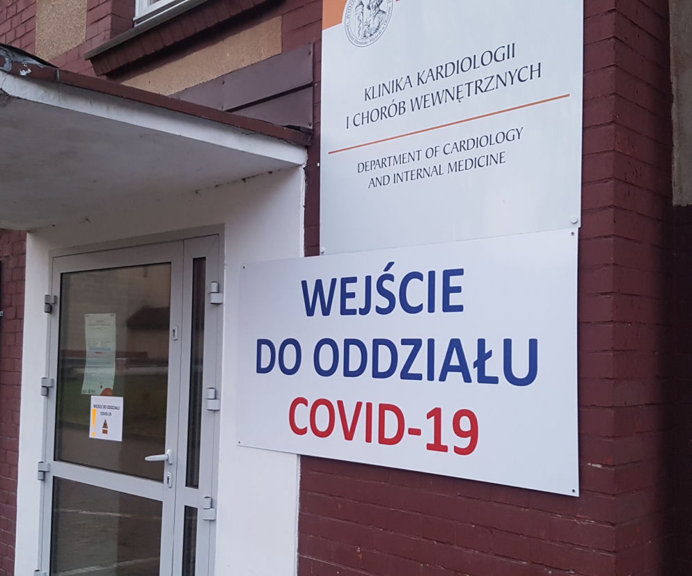 Uniwersytecki szpital Kliniczny w Olsztynie. Wejście na oddział Covid-19