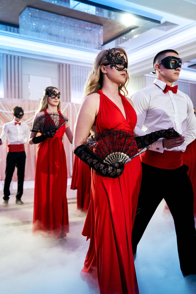 Studniówka siedleckiej Królówki 2026 - walc i polonez