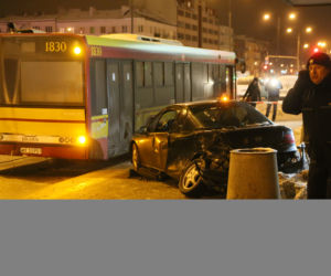 Kierowca wjechał w przystanek Warszawa