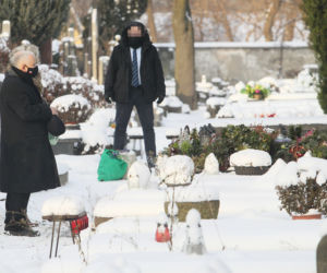 Jarosław Kaczyński odwiedził grób matki na Powązkach