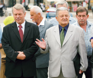 Kim są obrońcy krzyża