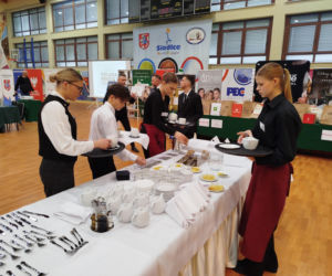 Już po raz ósmy w Siedlcach rywalizowali młodzi kelnerzy z całej Polski