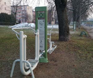 Siłownia plenerowa przy bulwarze Rysiów