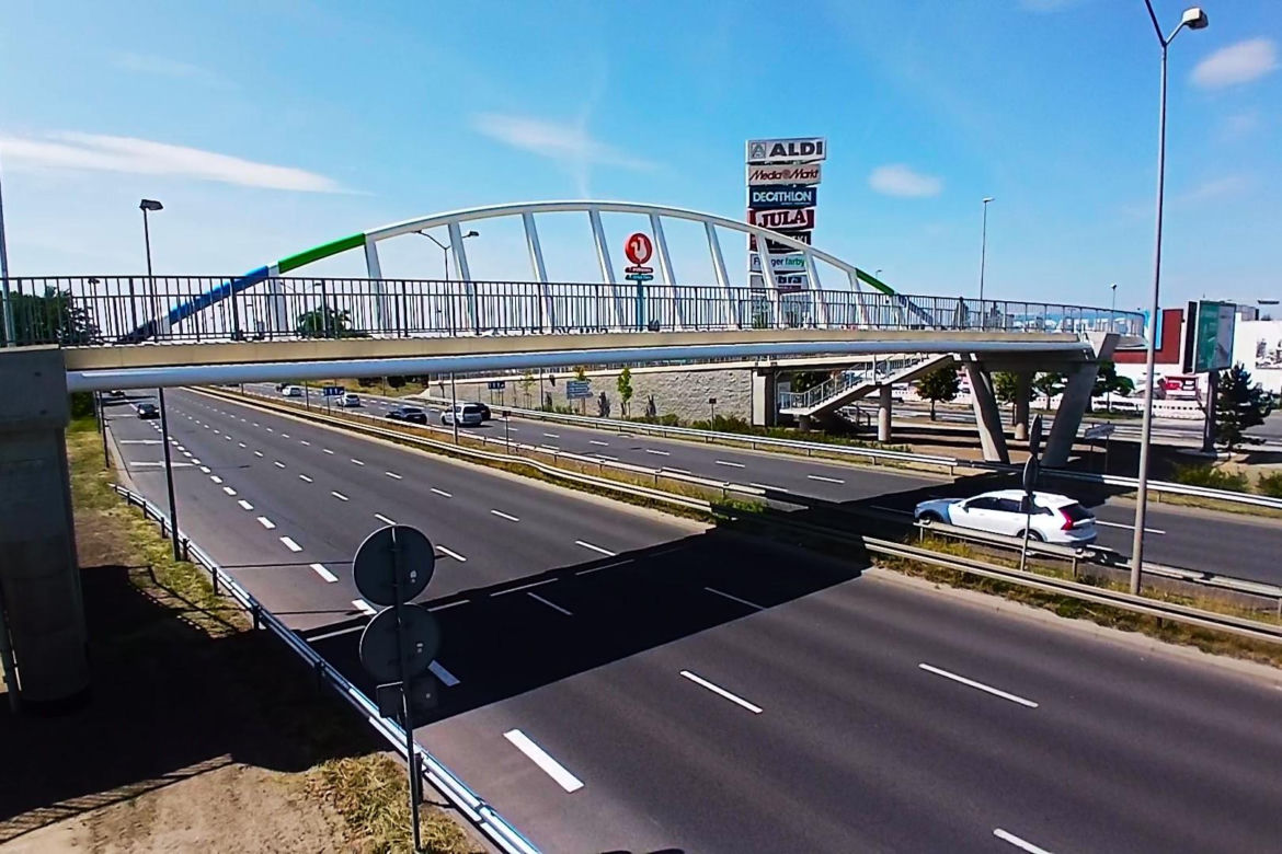Kładka nad ul. Struga już otwarta