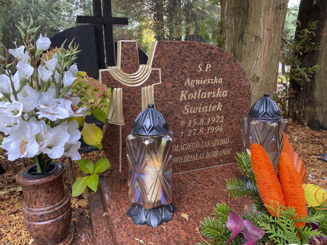 Tak wygląda grób Agnieszki Kotlarskiej przed 1 listopada