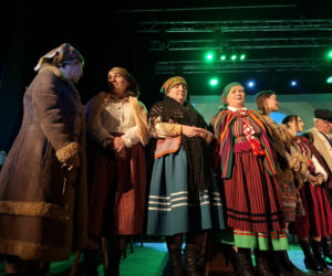 Starachowice tętnią tradycją! Trwa pierwszy Festiwal Kół Gospodyń i Gospodarzy Wiejskich „Lokalne pasje”