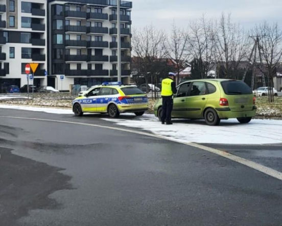 Wypadki, kolizje i pijani kierowcy.  Policja z Nowego Sącza podsumowała święta