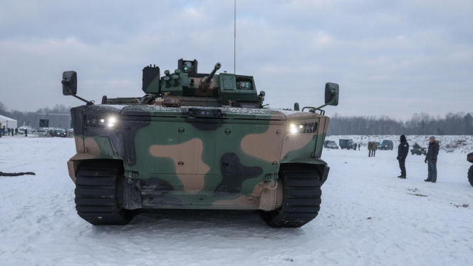 „Potwór z Tarnowa” i roje dronów. Rząd przygląda się przyszłości polskiej armii w Zielonce