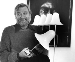 Verner Panton z lampą Pantop swojego projektu