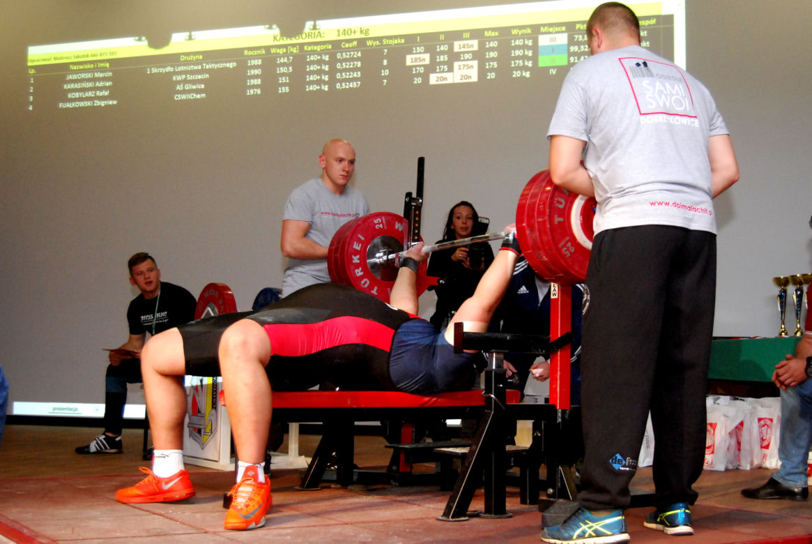 Szczeciński policjant wycisnął 190 kilogramów!