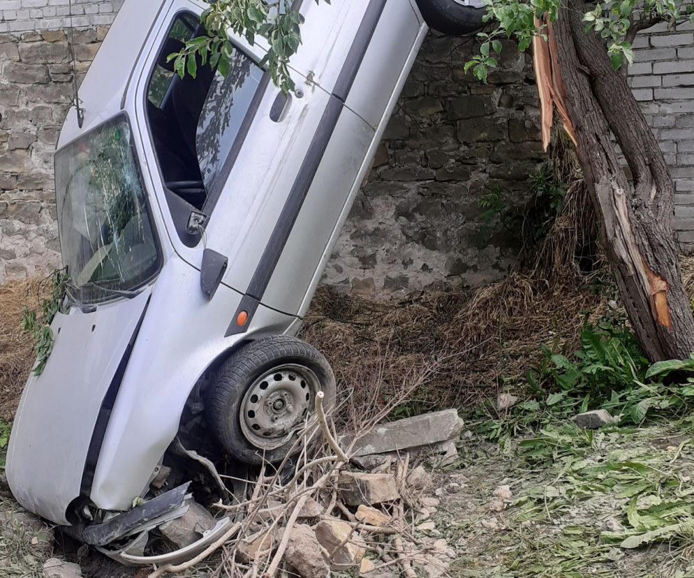 Zakręt śmierci ul.Langiewicza w Wąchocku. Mieszkańcy Błagamy niech ktoś z tym coś zrobi!