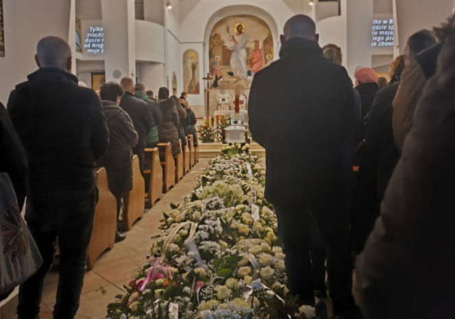 Potwór" odebrał życie 13-letniej Oliwii. Morze łez na pogrzebie