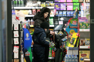 Marta Kaczyńska z synem na spacerze