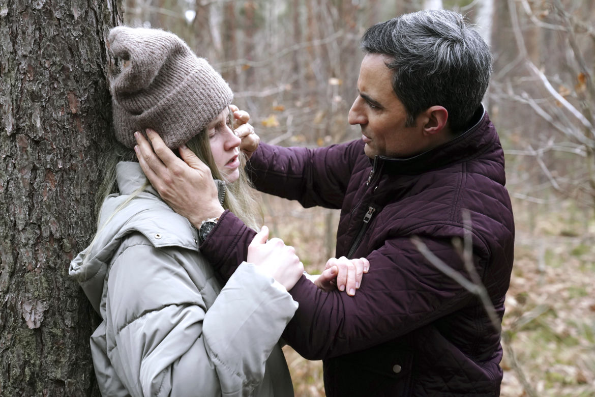 Barwy szczęścia, odcinek 2818: Stawicki (Piotr Borowski), Kama (Natalia Jędruś)	
