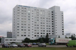 Zniknął Hotel Wrocław. Zobacz, co powstało w jego miejscu