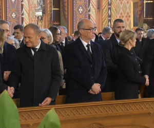 Ksiądz zobaczył, jak Nawrocki i Tusk przekazali sobie znak pokoju w czasie pogrzebu Litewki. Wyznał wprost