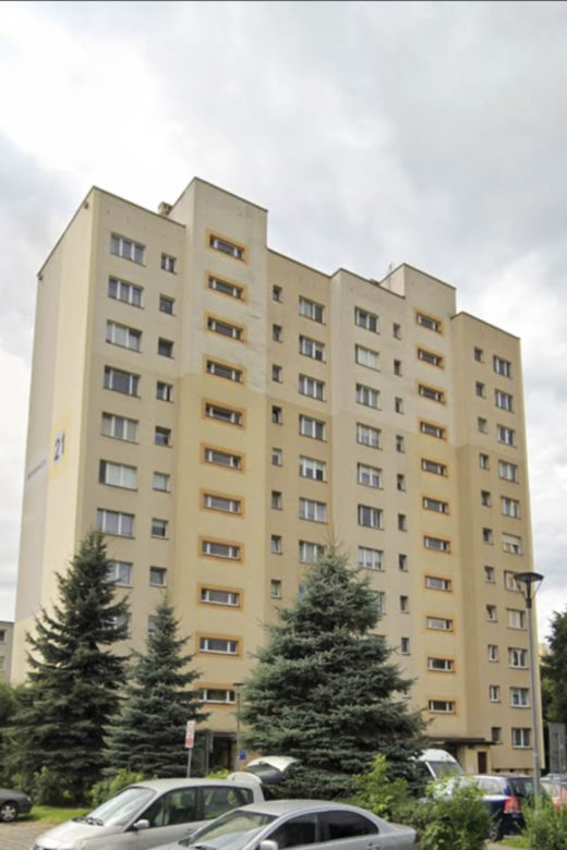Emeryci z Krosna boją się agresywnych osiłków. Prawnik z Wrocławia zamienił ich życie w koszmar