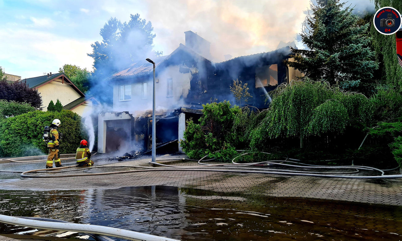 Akcja strażaków trwa