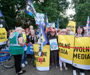 Protest w obronie TVN w Warszawie