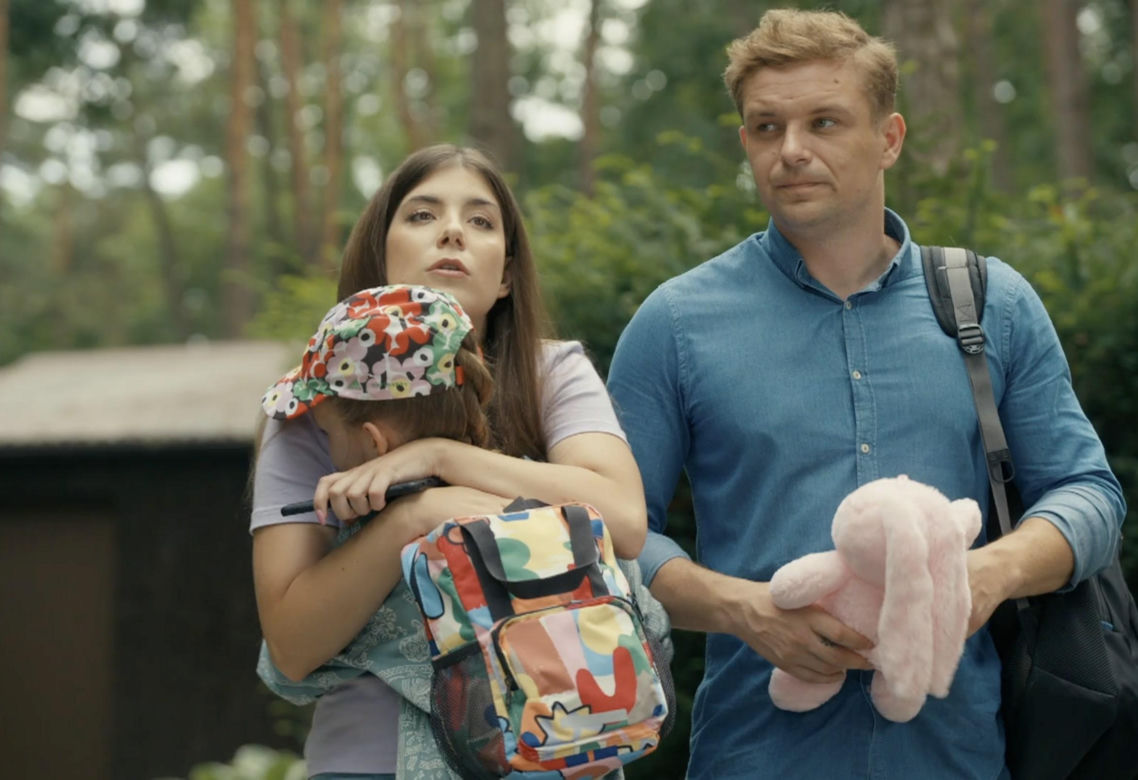 Barwy szczęścia odc. 3100. Agata (Natalia Zambrzycka), Hubert (Marek Molak), Marysia (Nina Szumowska)