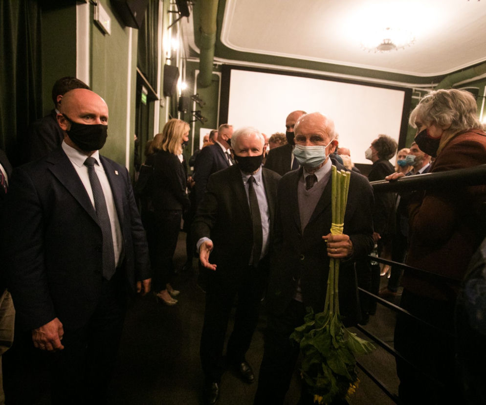 Oklaski dla bohatera Rejsu