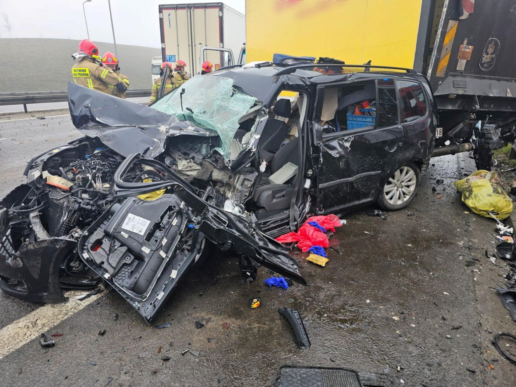 Potężny karambol na Obwodnicy Trójmiasta. Wypadek z udziałem pojazdu znanej firmy kurierskiej