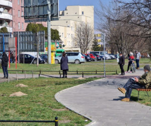 Gigantyczne kolejki do testów na koronawirusa w Warszawie. System tego nie wytrzyma?