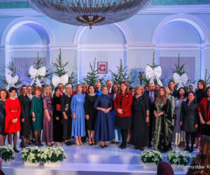 Marta Nawrocka na spotkaniu przedświątecznym z Paniami Ambasador i Współmałżonkami Szefów Misji Dyplomatycznych