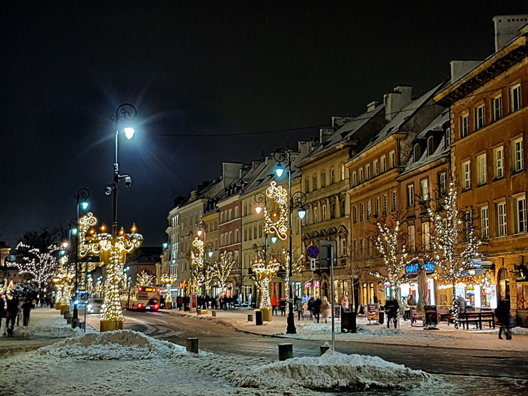 Warszawska iluminacja świąteczna. Magiczny spacer Traktem Królewskim