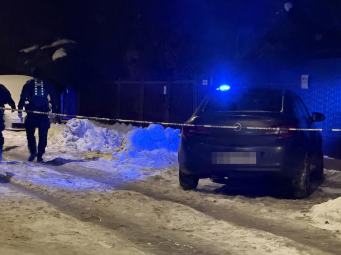 Tajemniczy atak w Ursusie. Mężczyzna raniony nożem w pośladek, sprawcy brak