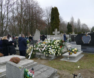Agusia nie przytuli już mamusi. Nad grobem pożegnała zamordowaną Martę z Pabianic
