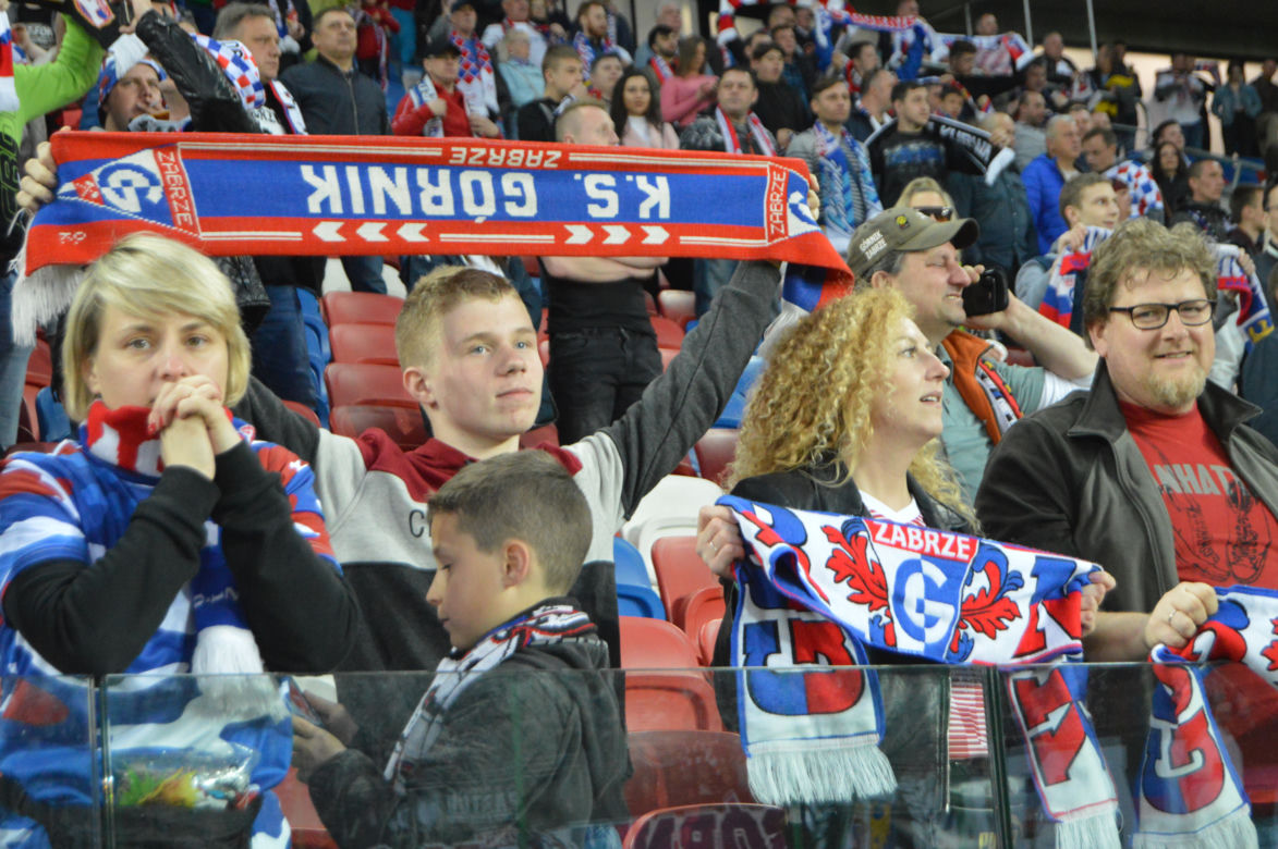Górnik Zabrze - Arka Gdynia: Nieważny styl, ważne punkty [ZDJĘCIA KIBICÓW]