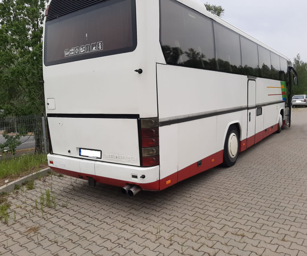 Polskie dzieci są wożone  złomem. Fatalne wyniki kontroli GITD