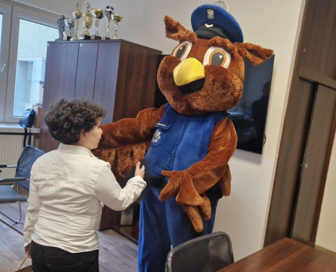 9-letni Omar jednym telefonem uratował życie mamy