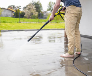 Przegląd i zabezpieczenie nawierzchni tarasowych po sezonie zimowym 
