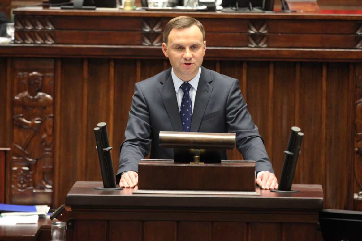 Wiemy, jak żył Andrzej Duda, zanim poznał Agatę. Miał kilka dziewczyn! Zdradził sposób na podryw