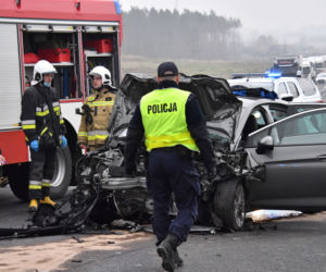 Koszmarny wypadek na DK3 pod Wolinem. Nie żyje młody mężczyzna