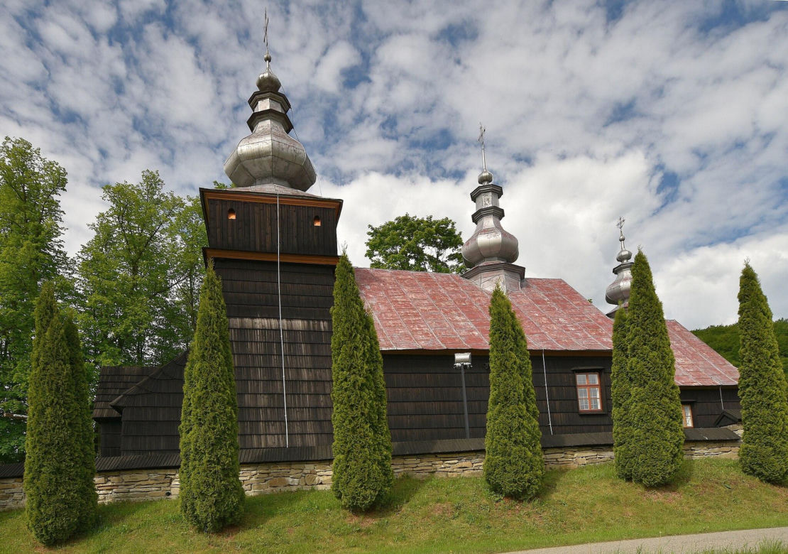 To jedna z najpiękniejszych wsi w Małopolsce. Do jej powstania przyczynił się biskup krakowski