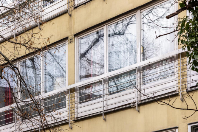 Dom Pod Żaglem na Alei Przyjaciół w Warszawie