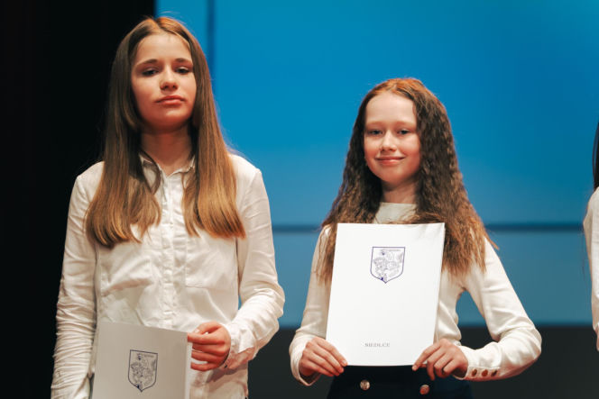 Najzdolniejsi uczniowie odebrali stypendia Prezydenta Miasta Siedlce