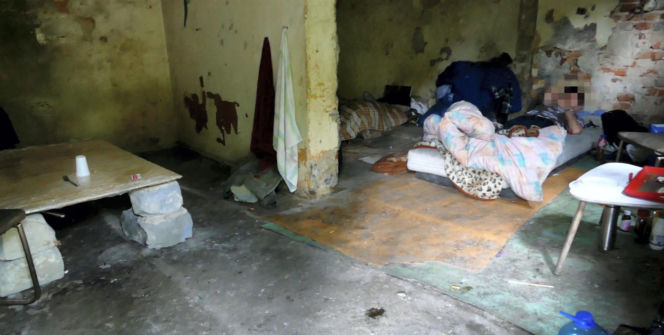 Michał jest inwalidą, bo kolega skatował go nożycami